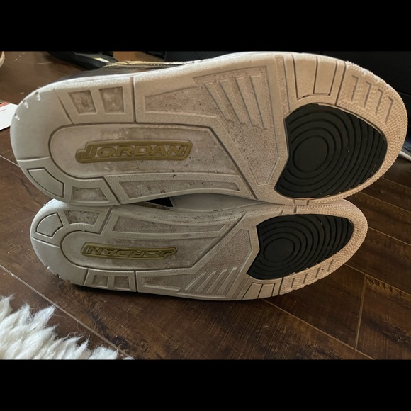 Nike Jordan Legacy 312 Black and Gold! 10.5 US - Picture 3 of 7